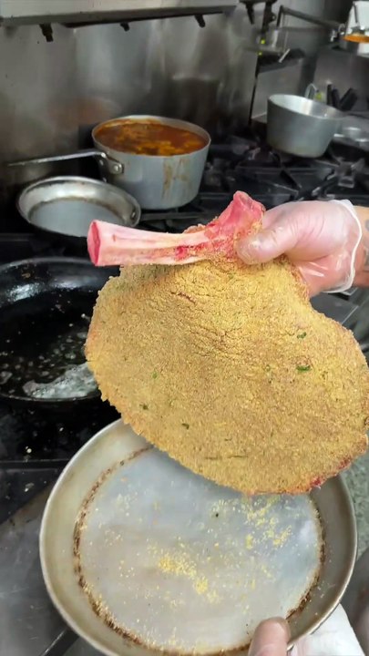 The VEAL CHOP PARMIGIANA from ROCCO’S OF ROC BEACH in Rockaway Beach Queens NYC! 🔥🤤 #DEVOURPOWER