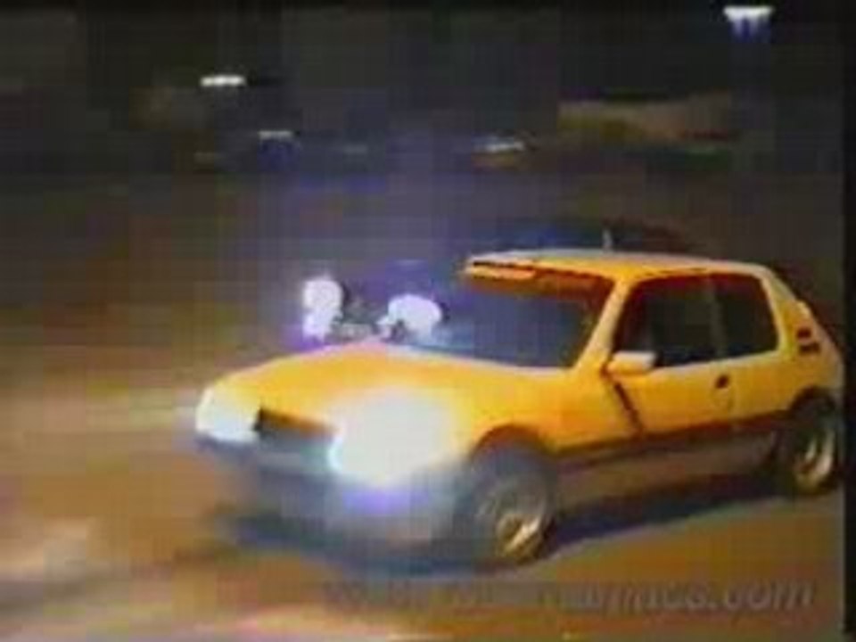 Peugeot 205 GTi vs VW Golf III VR6