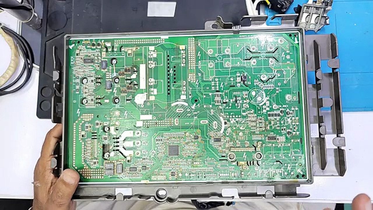 Gree Dc inverter ac E5 L3 E6 U1 P7 H5 P8 U9 PH P5 F6 error outdoor pcb Dc inverter AC PCB Repairing