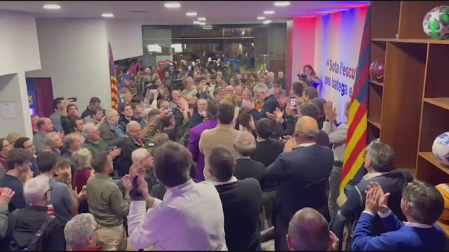 Baño de Masas de Font en el acto de fin de campaña