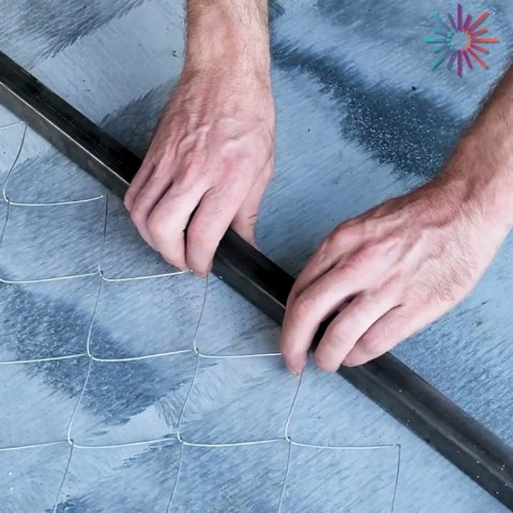 Simple hack for perfect chain link fence setup! 🔨🛠️