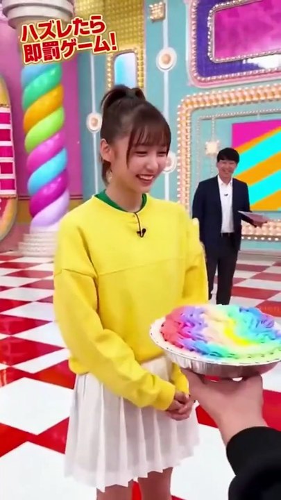 美女が顔面パイ 05 #パイ投げ #ai #アイドル #JK #美女 #客室乗務員 #スチュワーデス Loser gets pie in the face!