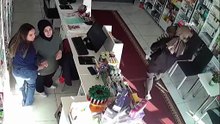 Fark Ücreti Ödemek İstemedi, Eczaneye Taş Attı
