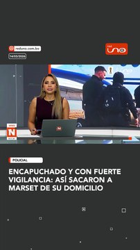Sebastián Marset fue retirado de su domicilio por efectivos policiales tras el operativo que permitió su captura. El narcotraficante uruguayo fue trasladado encapuchado y custodiado por varios agentes.
