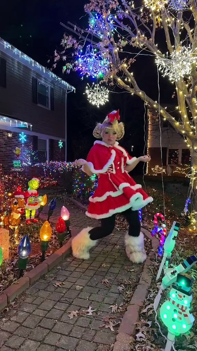 Cindy Lou Who?? #grinch #cindylouwho #tiktokdance