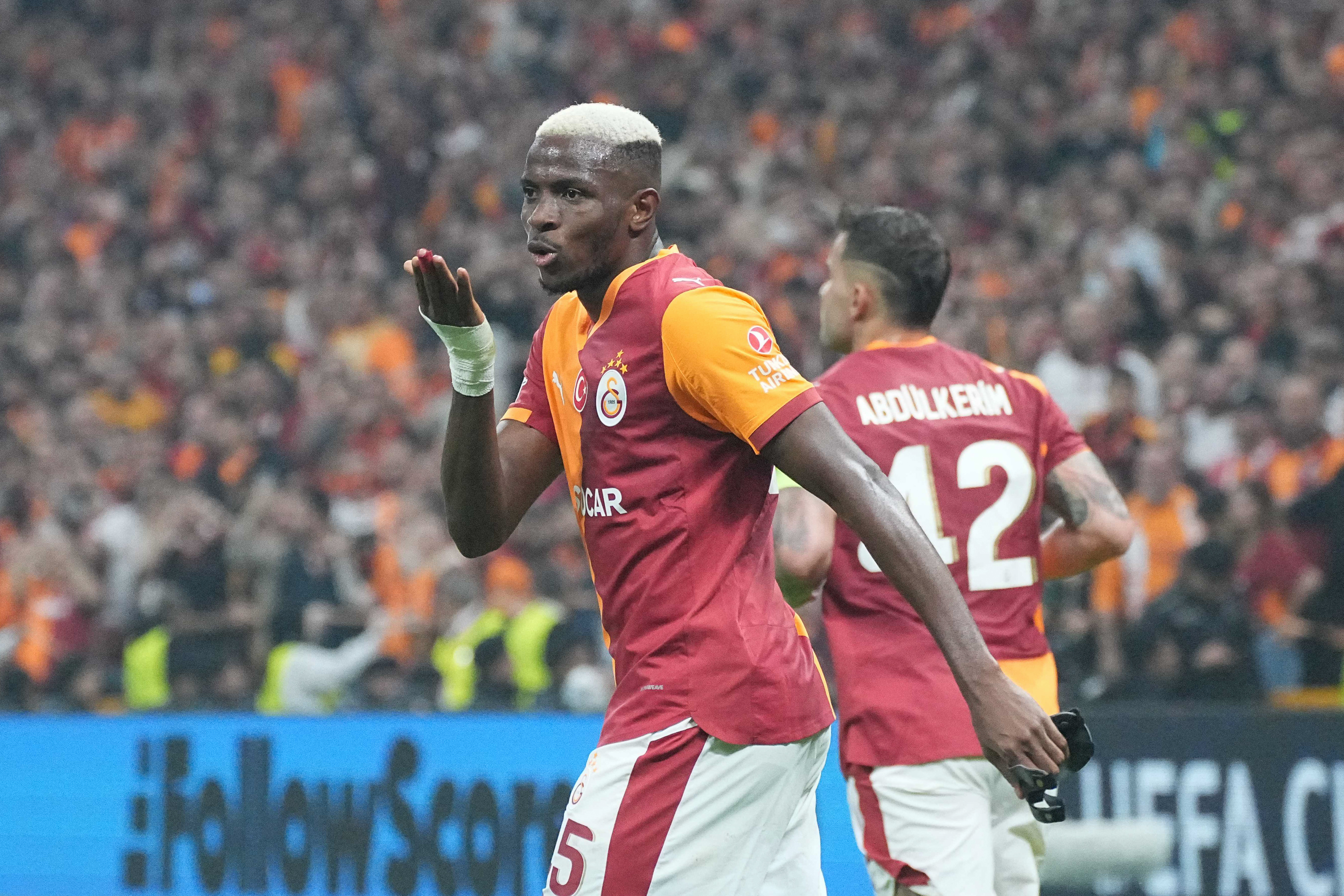 Süper Lig : Osimhen et Galatasaray écrasent Basaksehir