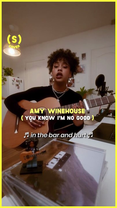 « You Know I’m No Good » d’Amy Winehouse, magnifiquement repris à la guitare par @dinaamusic_ 🎸✨ Un moment magique, porté par un groove qui donne immédiatement envie d’écouter encore et encore ! 🎶 Elle vient de sortir son album « Maison vide » ce vend