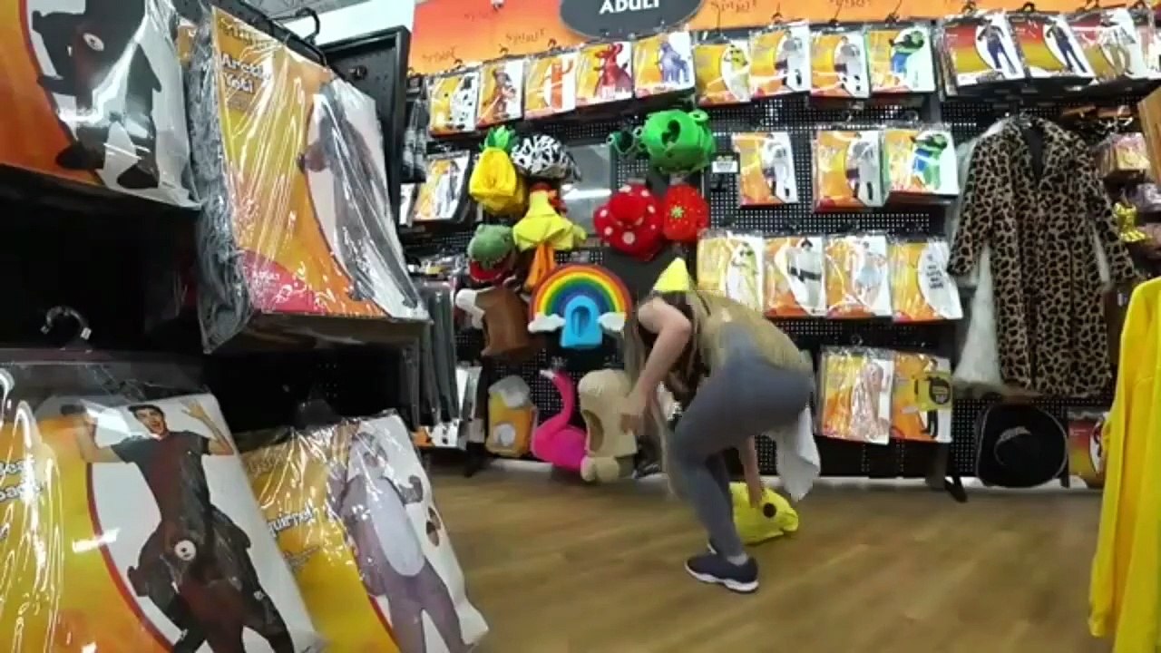 Comprando cosas para Halloween p4