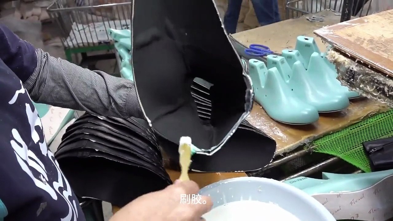 Amazing Shoe Making Process: Handcrafting Leather Boots (Satisfying Video) #Shoemaking #Craftsmanship #LeatherWork #FootwearDesign #Artisan #HowItsMade #SlowFashion