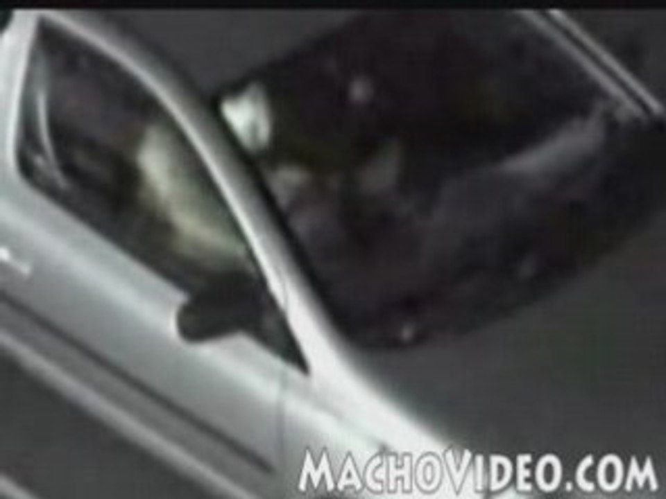 régis dans sa voiture