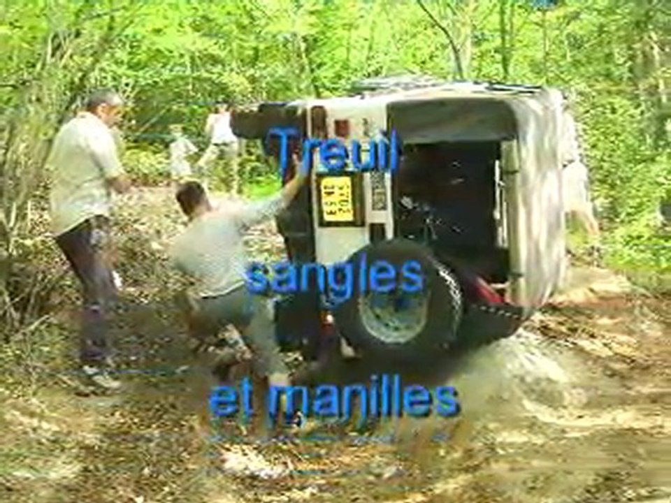 Treuil, sangles et manilles en raid 4x4