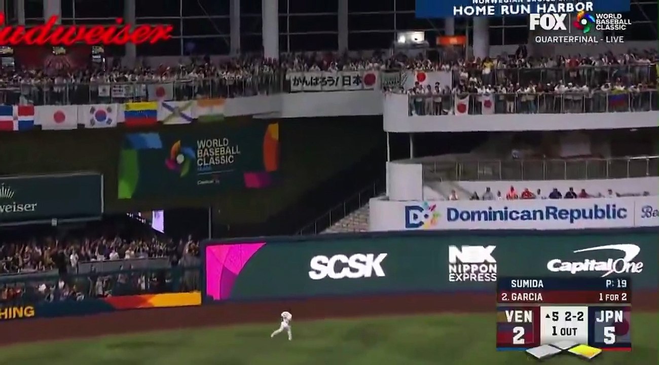 Maikel García acerca a Venezuela con jonrón