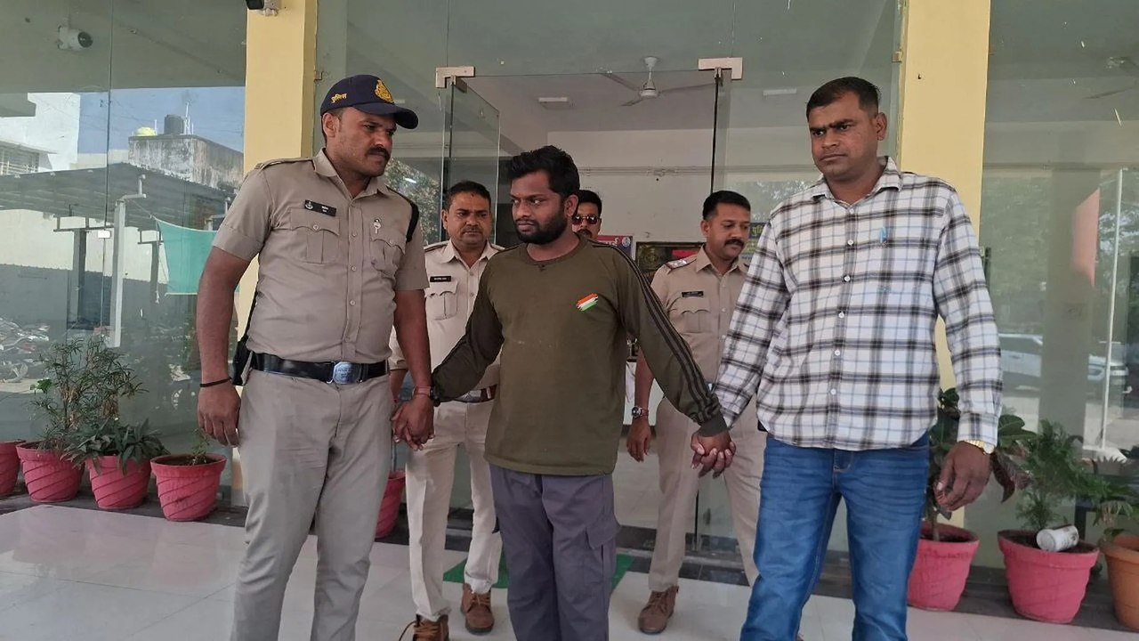 ढाबों पर अवैध शराब सप्लाई करने वाला आरोपी गिरफ्...
