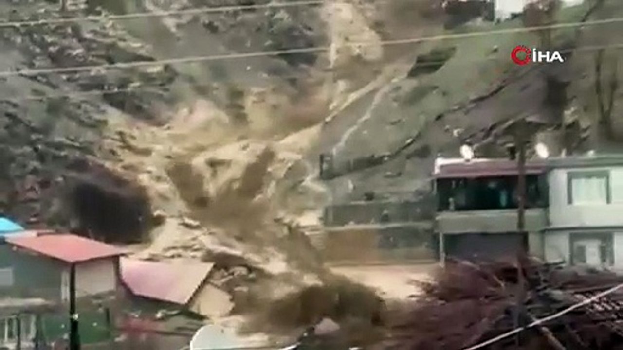 Şırnak'ta sağanak felakete dönüştü: Güvenlik görevlisi canını zor kurtardı!