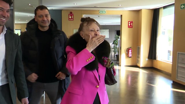 Cayetana, Fernando y Natalia Guillén Cuervo dan el último adiós a su madre, Gemma Cuervo