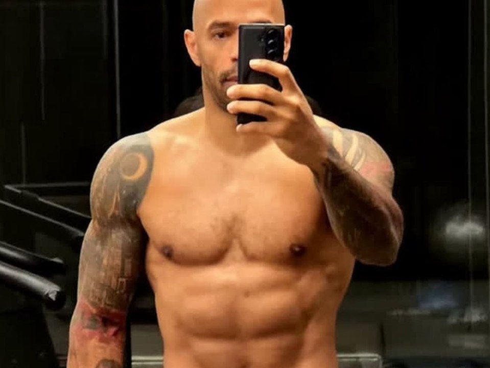 Mit 48 in Topform: Thierry Henry beeindruckt Fans mit Mega-Body