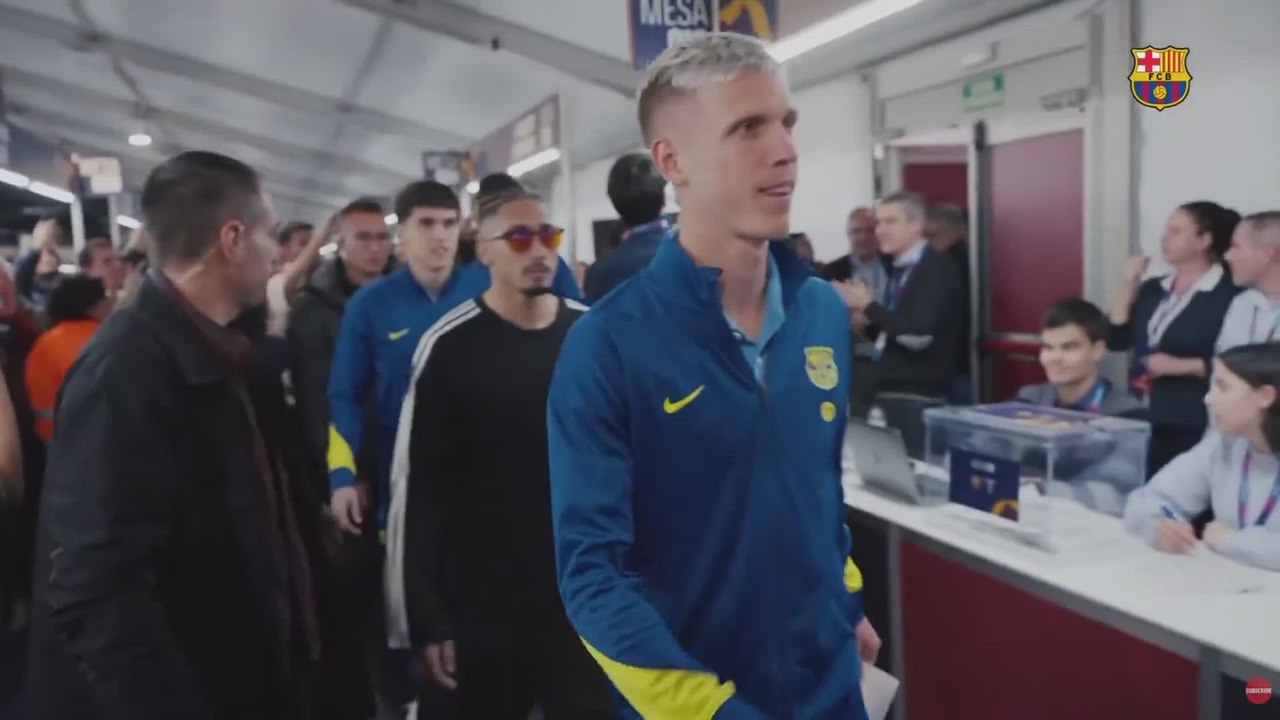 Los jugadores y Flick depositan sus votos