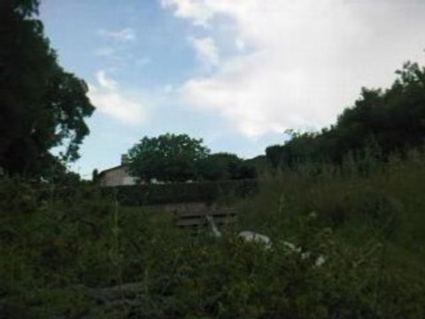 Ptit saut saut sur ptite bosse de dirt