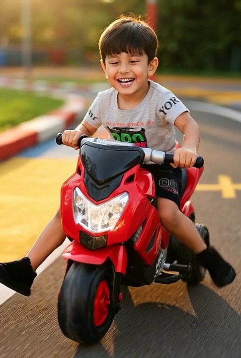 Little Zohan’s Crazy Fast Bike Run! 😲🏍️ #kids #shorts #motorbike #kidsentertainment #funforkids