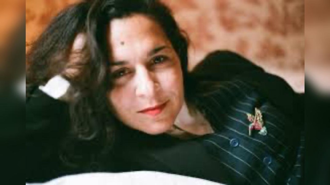 Julia Palombe : créativité, sensualité et la puissance de la scène