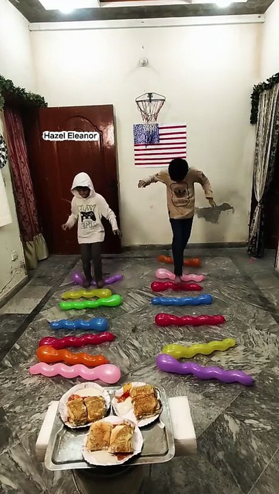 Balloon Challenge 🎄🎅#game#family#challenge #partygames #easter