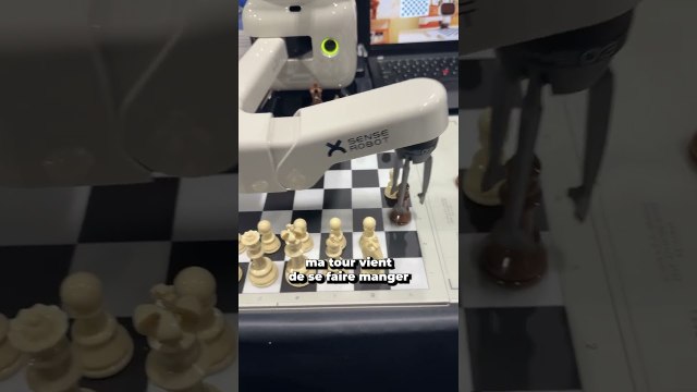 Robot joueur d'échecs #ces #ces2026 #échecs #robot #ia #shorts
