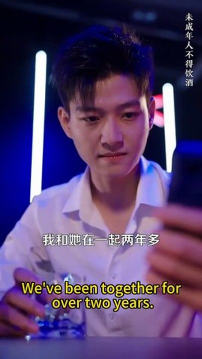 She proposed with flowers, but he left her. She returned as a powerful heiress, married a billionaire, and her ex regretted it at the banquet.