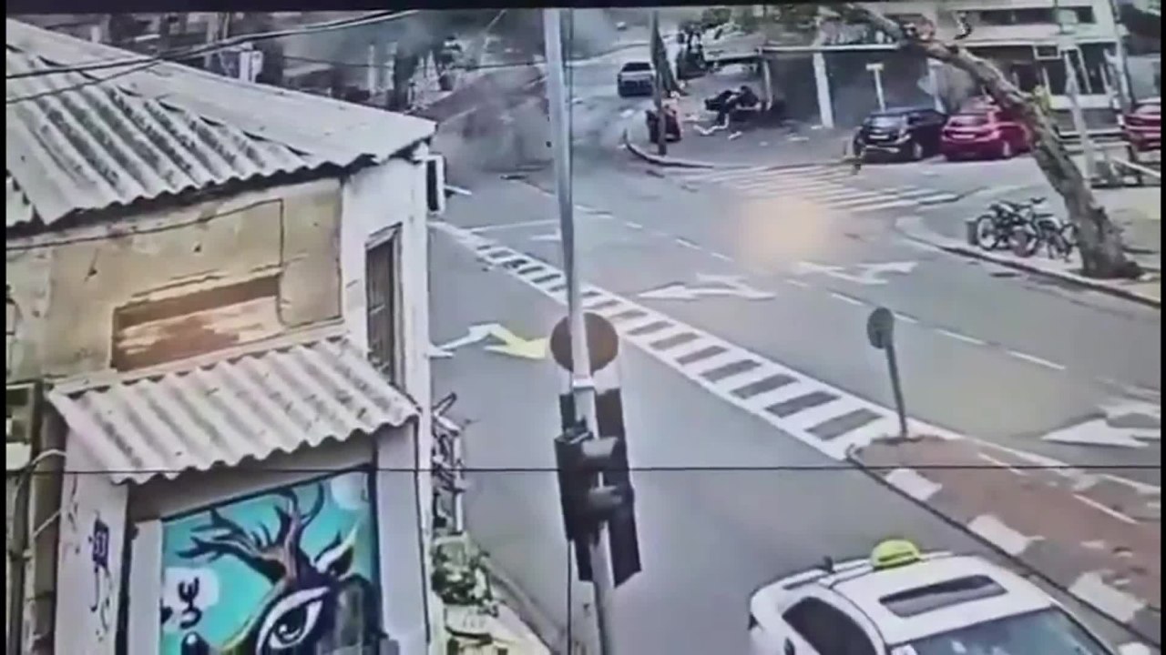 Missile lanciato contro Tel Aviv, il momento dell'impatto