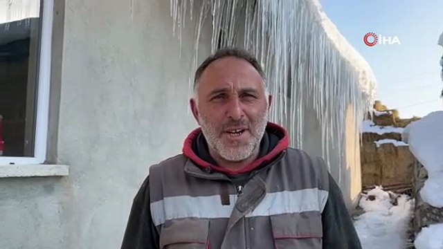 Kars buz kesti! Buz sarkıtları 3 metreyi geçti