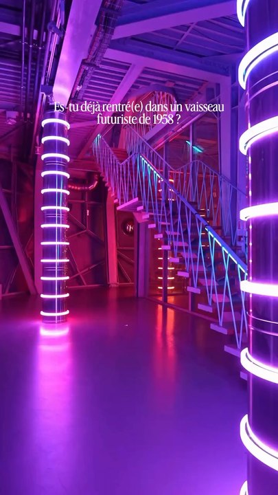 À 1h30 de Lille 🎂Pour les 20 ans de sa métamorphose, l’Atomium à Bruxelles te fait voyager dans le futur. Un parcours visuel et sonore qui redonne vie aux structures métalliques de l’édifice, âgé de 68 ans