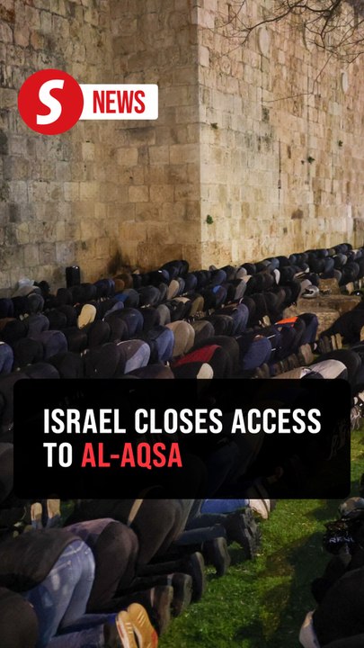 Muslims pray in streets on Laylat al-Qadr as Israel closes access to Al-Aqsa mosque