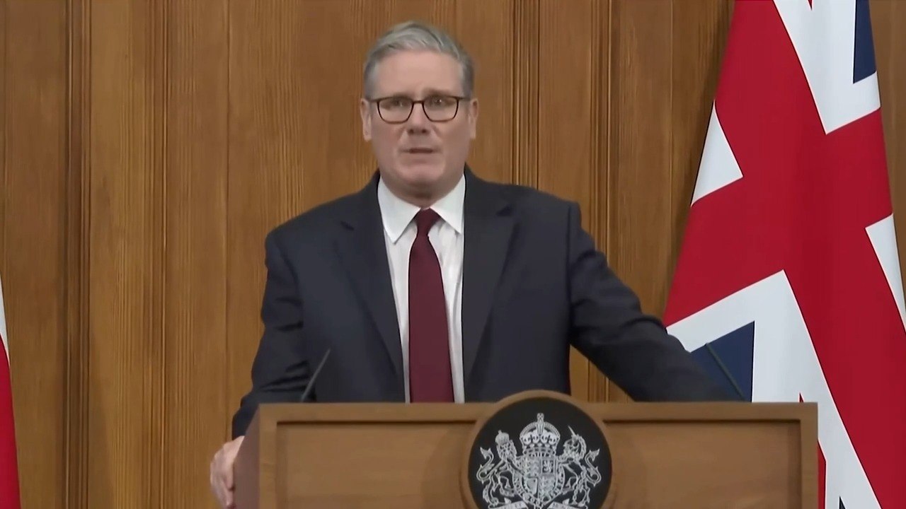 We won't be drawn into wider war,' says Starmer in new clash with Trump