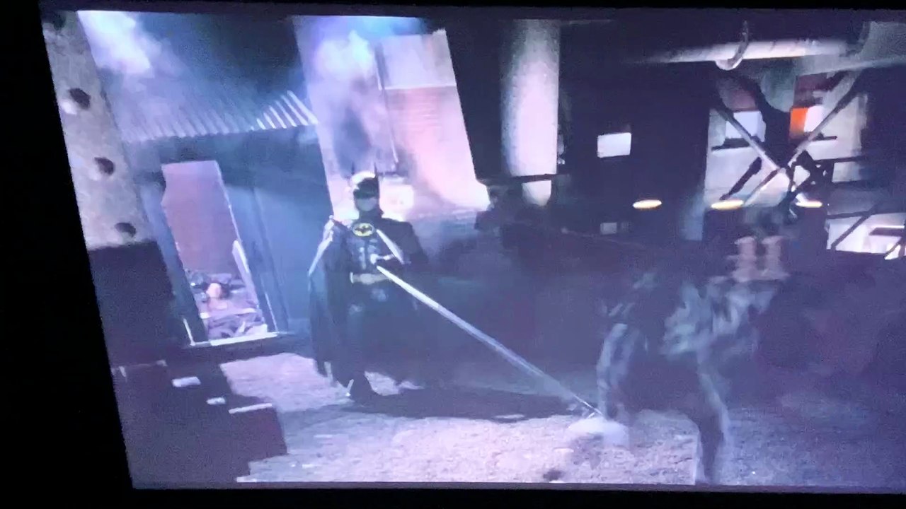 Batman (1989) Batman VS Two Men (German)
