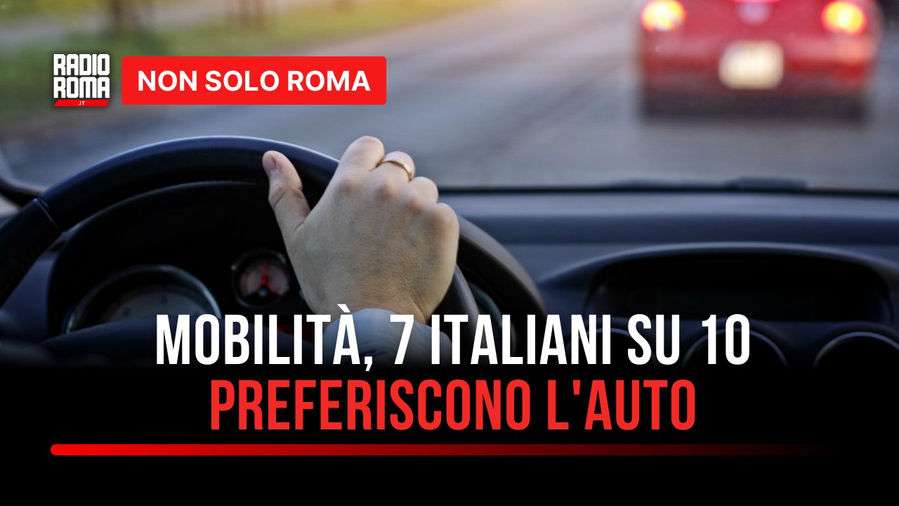 Mobilità, 7 italiani su 10 non utilizzano il trasporto pubblico (e così le città soffocano nello smog)