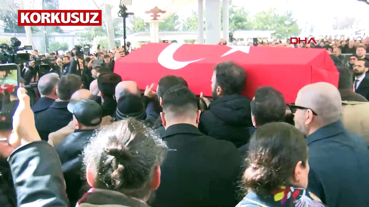 Prof.Dr. İlber Ortaylı'nın cenazesi Fatih Camii'ne getirildi