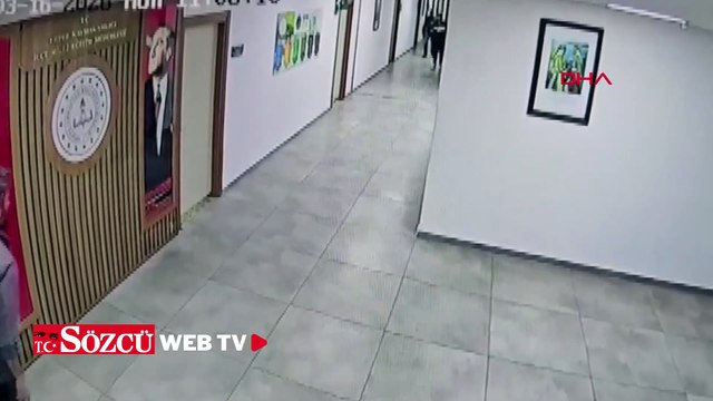Kaymakamlık binasında ateş açıp, kendini odaya kilitledi