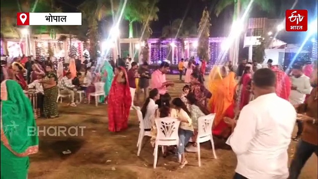 शादी के रिसेप्शन से एक रात पहले बदला मेन्यू, मेहमानों के लिए लकड़ी की भट्टी पर बने 'दाल-बाफले'