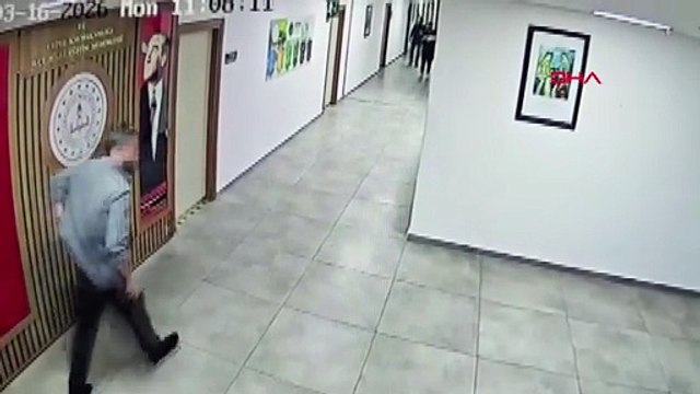 Kepez Kaymakamlığı'nda silah sesleri: İki silahla kendini odaya kilitleyen şüpheli teslim oldu