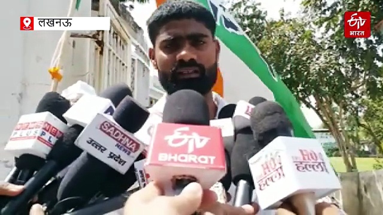 लखनऊ में अखिलेश यादव ने कांग्रेस कार्यालय में नाले की गैस से बनाई चाय, कहा- पीएम मोदी का फॉर्मूला फेल