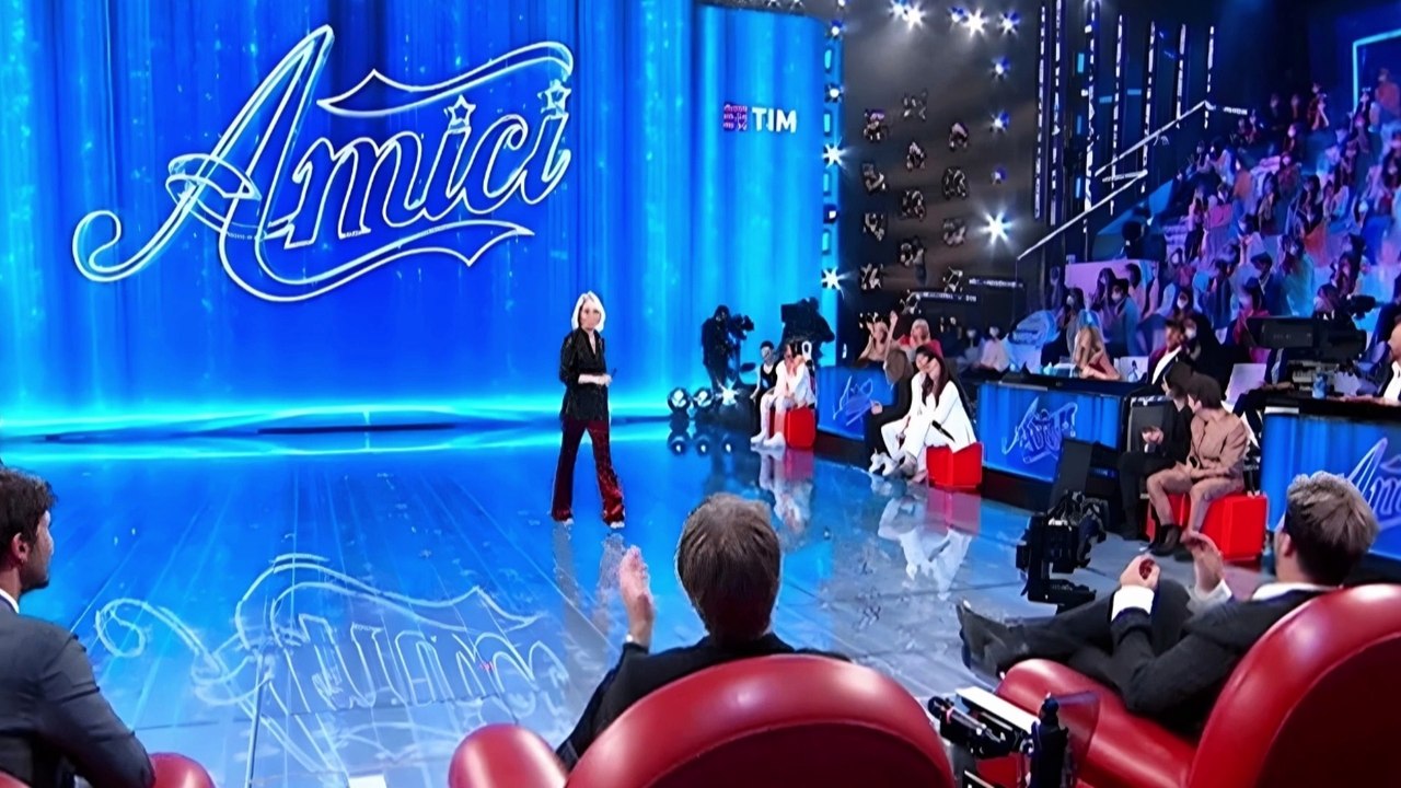 Amici 25, fuori dal cast Giulia Stabile, cosa succede