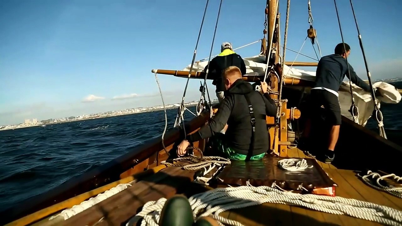 Standard Horizon HX210 Review: 6W Floating VHF Transceiver Tested