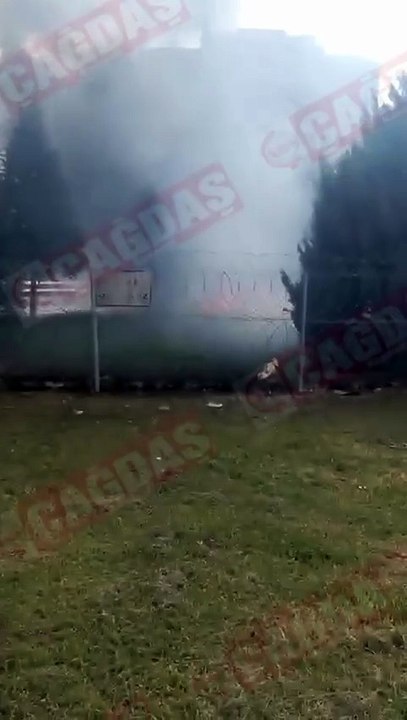 Körfez’de minibüs alev alev yandı! Yangından geriye iskeleti kaldı