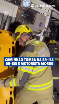 Caminhoneiro morre após caminhão tombar na BR-135 em Buenópolis