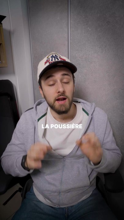La poussière c’est de la peau