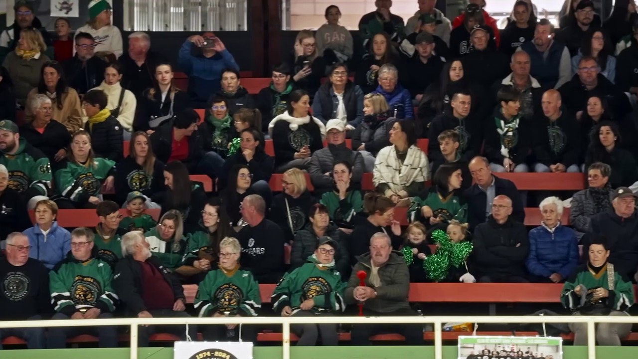 HOCKEY SUR GLACE, LE MATCH D’UNE ÎLE