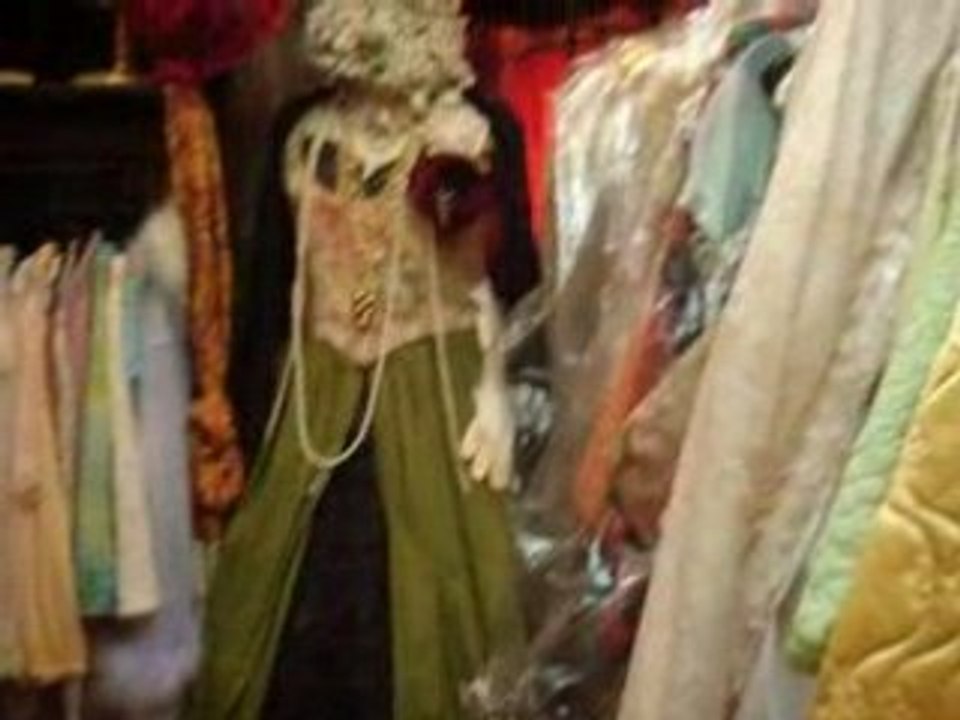 Antique Clothes Rosy Baroque