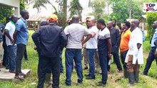 Pacôme Kossy, ministre de l’agriculture, de l’élevage et du développement rural du Gabon en visite dans une ferme avicole à Aboisso