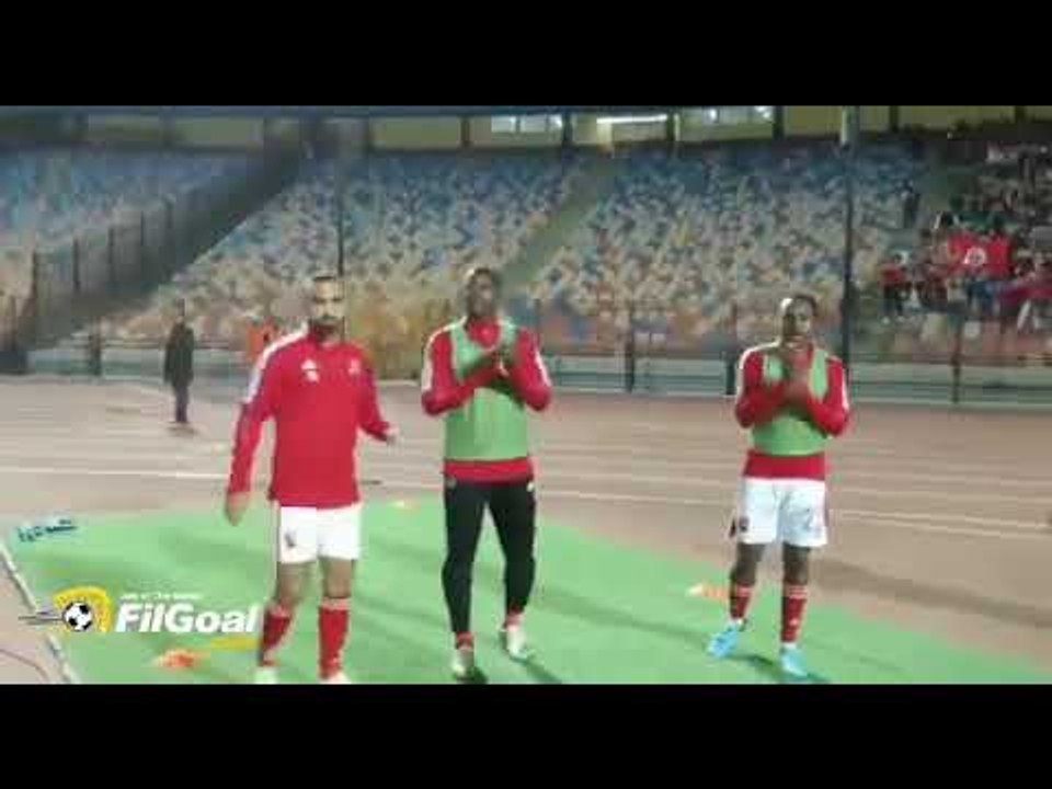 رد فعل بدلاء الأهلي وجماهيره على هدف الفريق الثاني في شباك المحلة عن طريق علي معلول