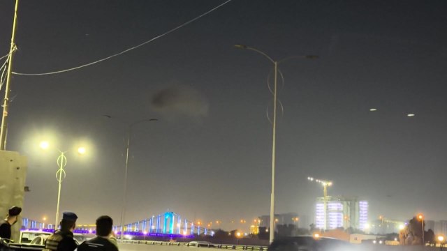 이라크 바그다드 미국 대사관 또 피격... 미국의 요격 모습 목격 / YTN