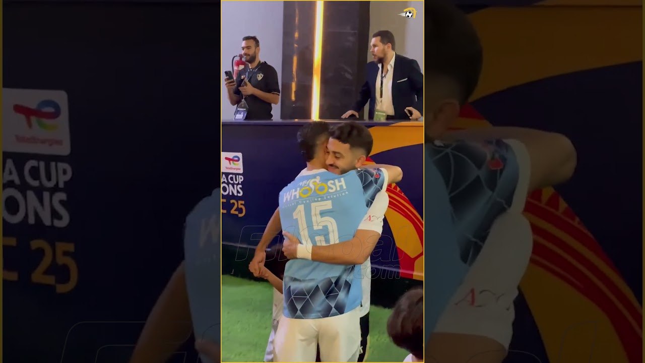 مصافحة وروح رياضية بين لاعبي بيراميدز والزمالك قبل المباراة